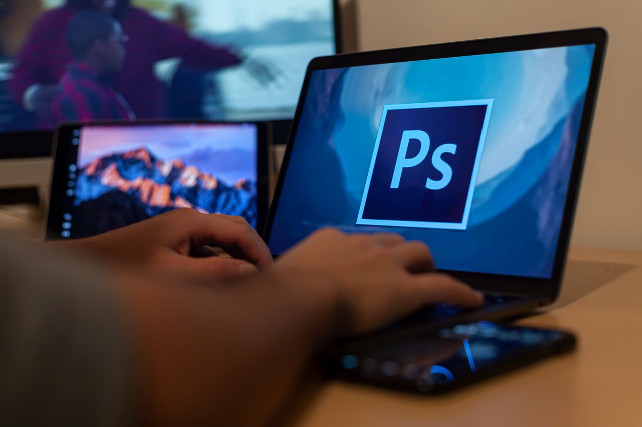 Will AI Replace Graphic Designers